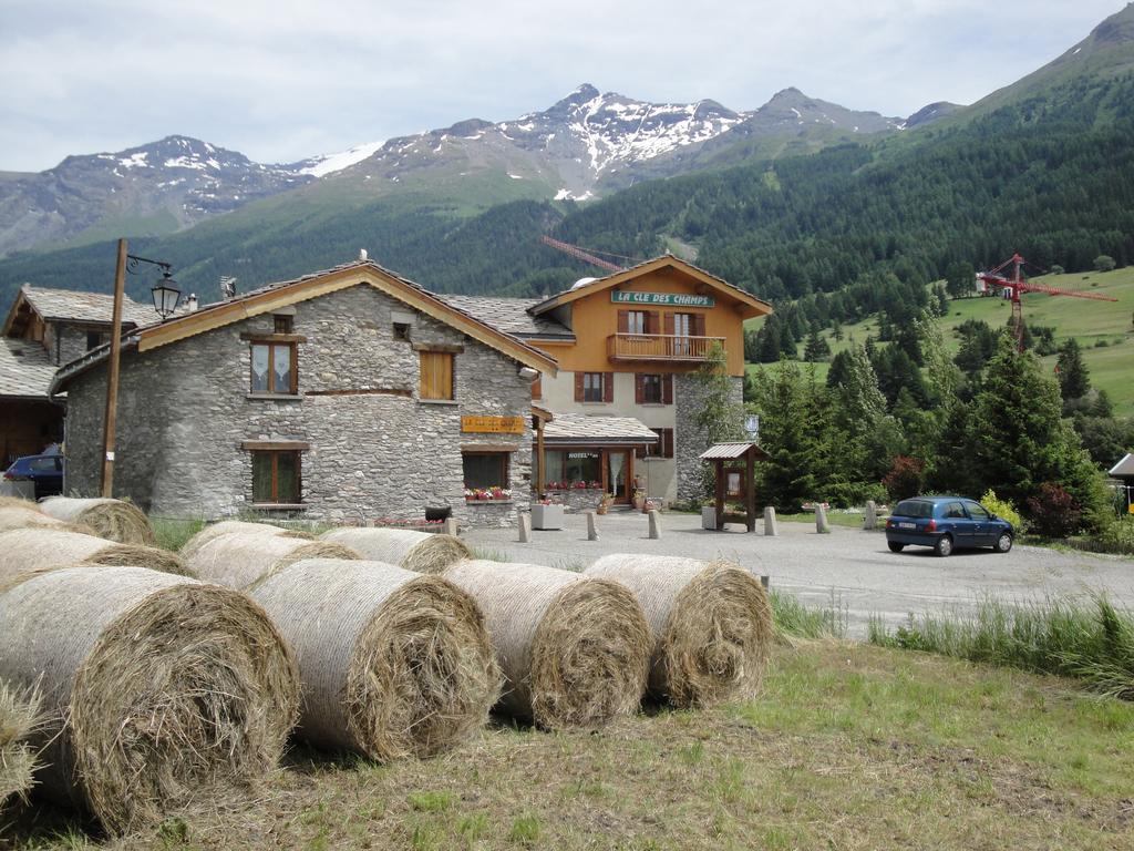 La Cle Des Champs Hotel Lanslebourg-Mont-Cenis Room photo