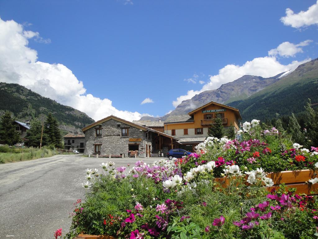 La Cle Des Champs Hotel Lanslebourg-Mont-Cenis Room photo